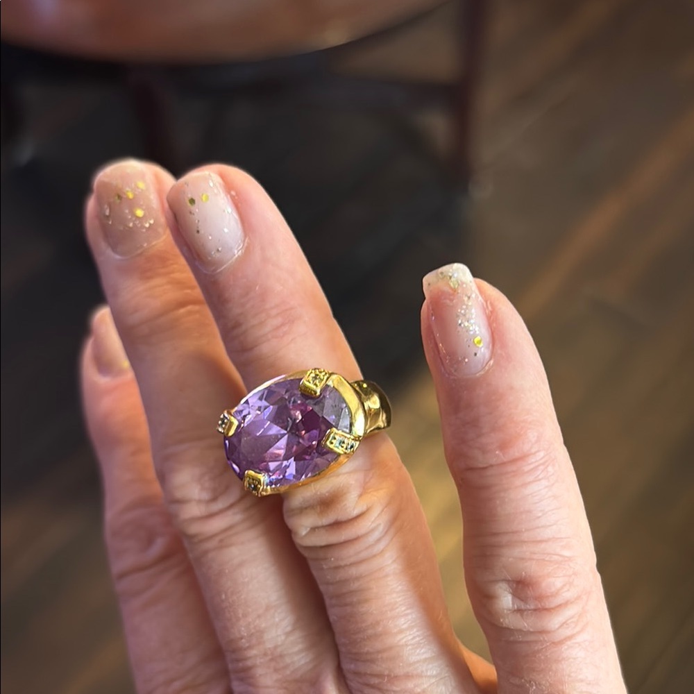 Elegant Gold and Purple Ring